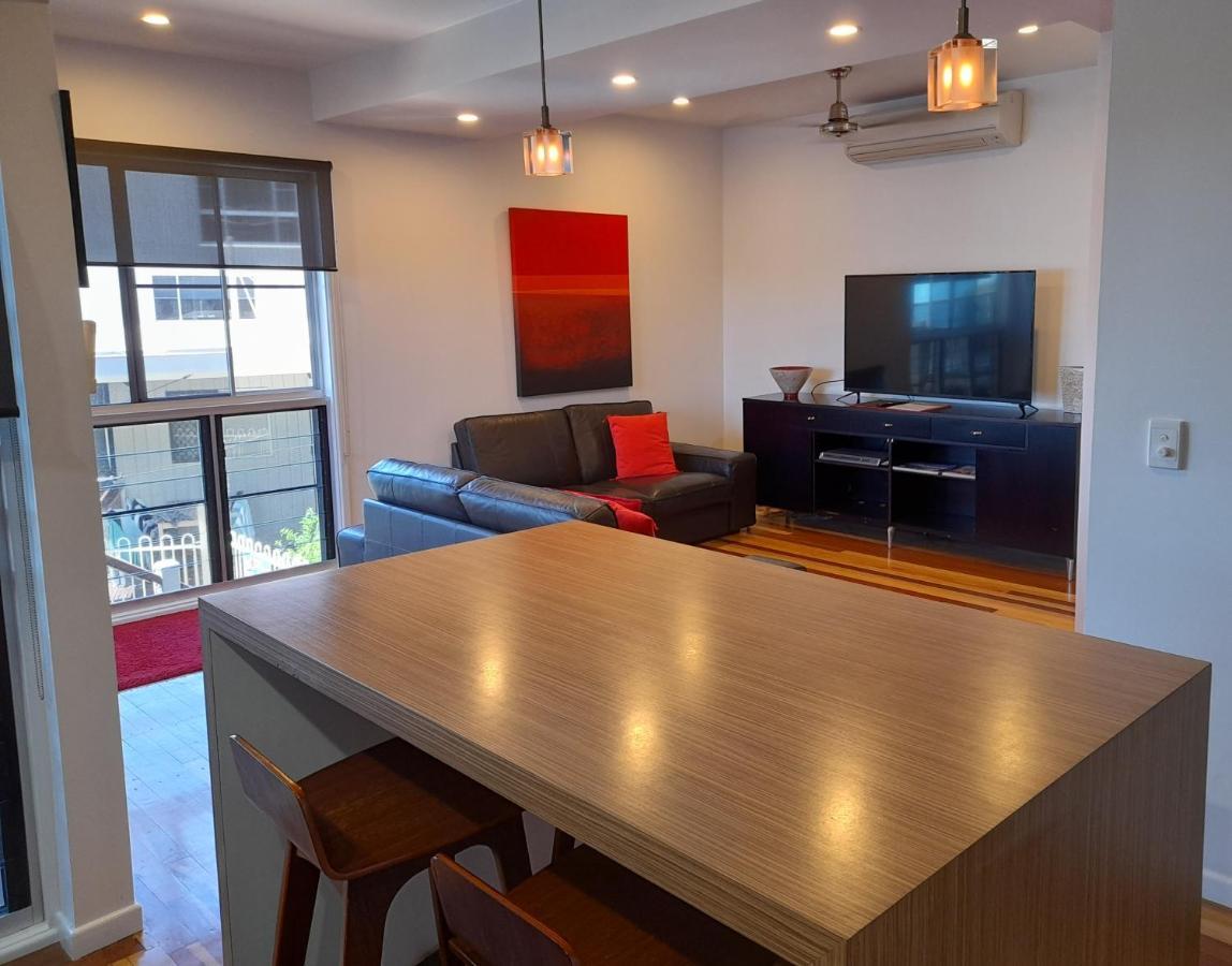 Airlie Apartments Airlie Beach Bagian luar foto