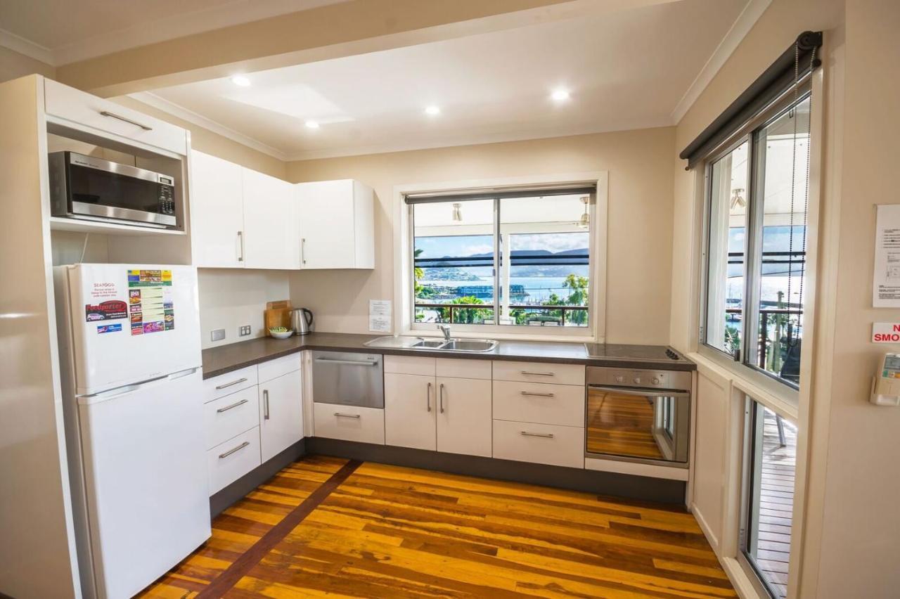 Airlie Apartments Airlie Beach Bagian luar foto