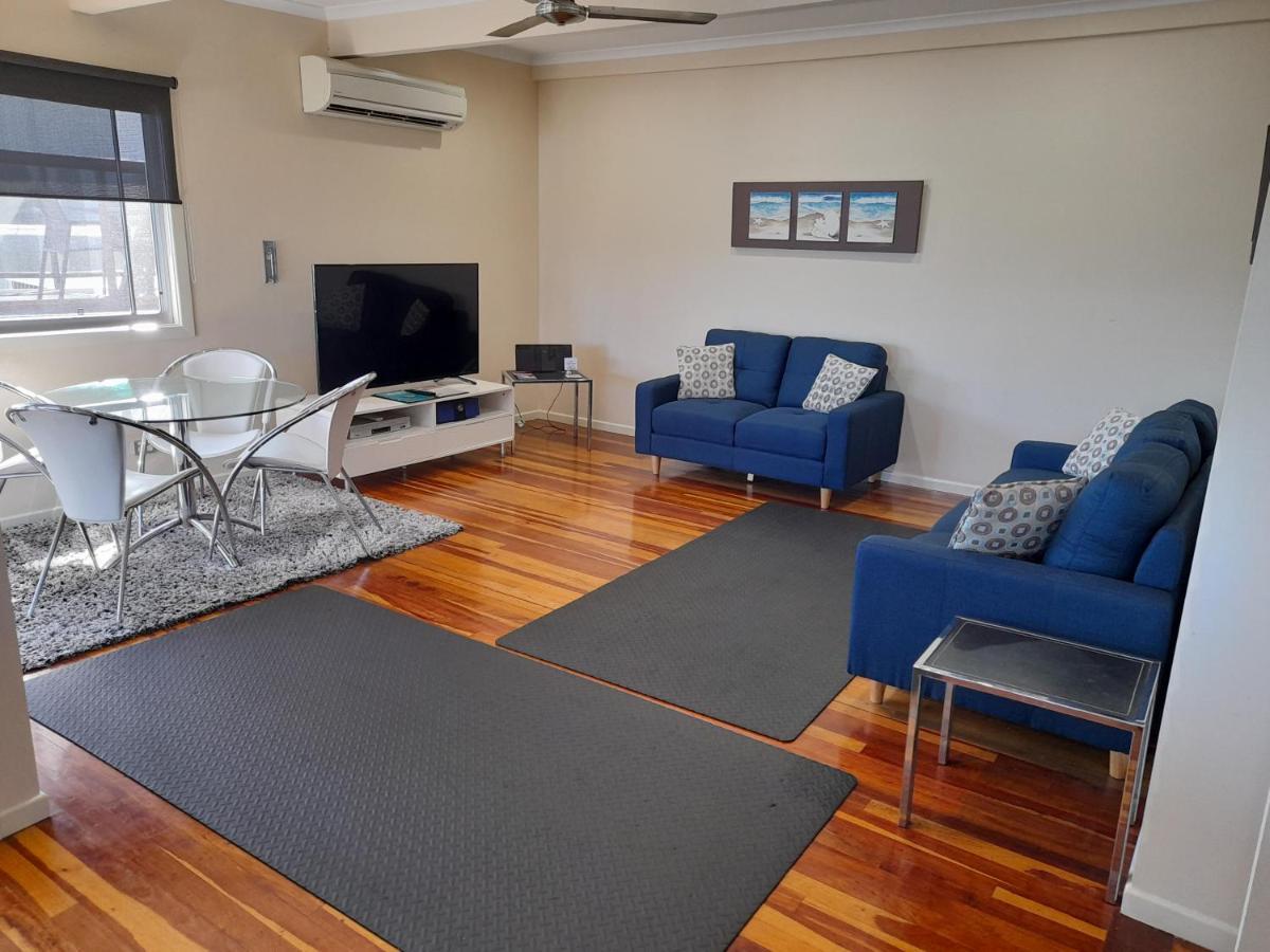 Airlie Apartments Airlie Beach Bagian luar foto