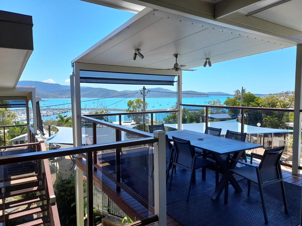 Airlie Apartments Airlie Beach Bagian luar foto