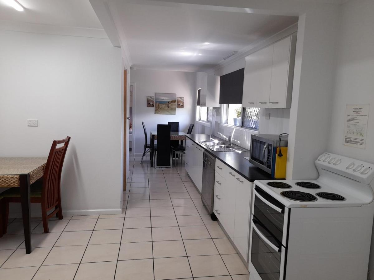 Airlie Apartments Airlie Beach Bagian luar foto