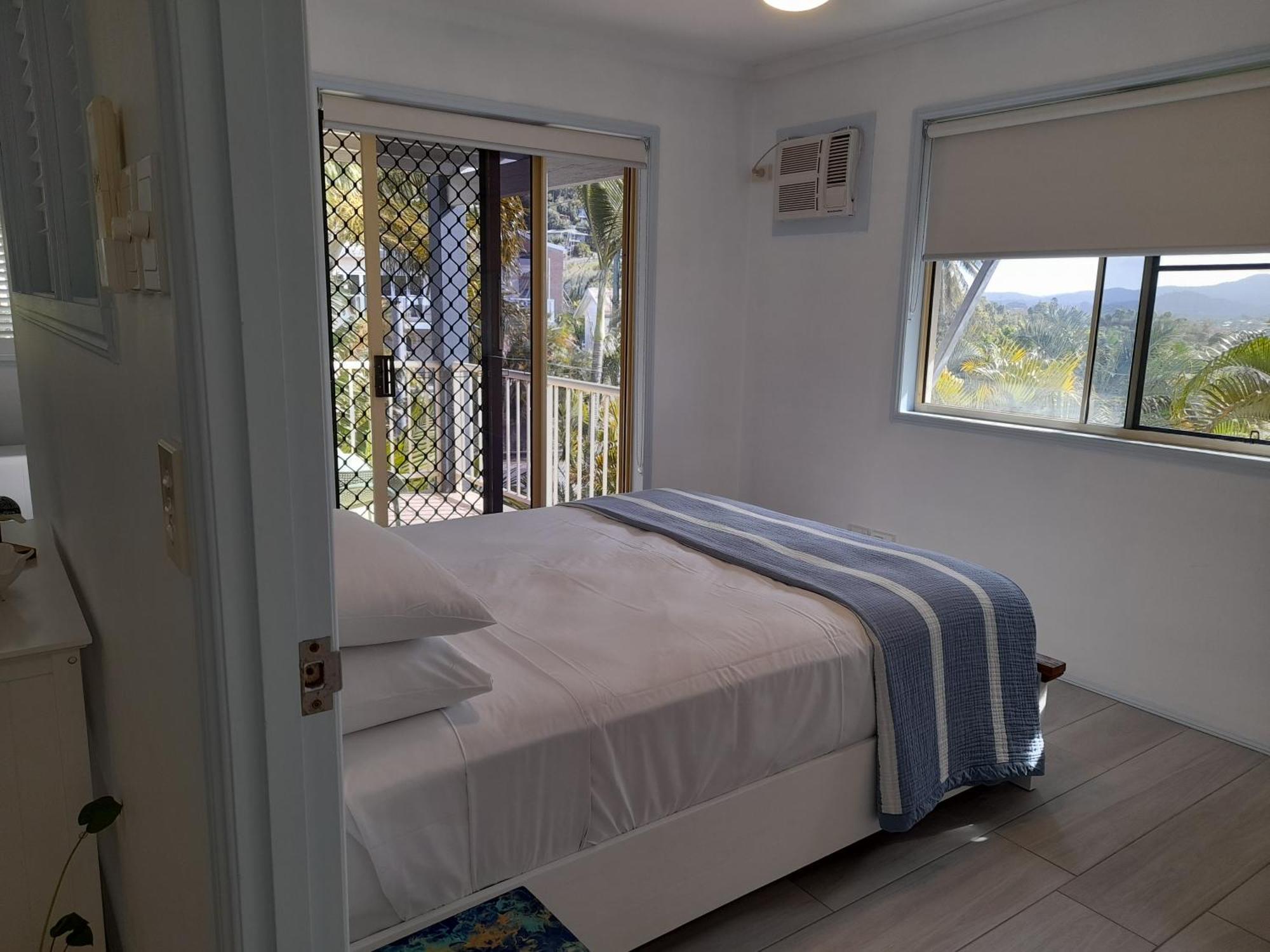 Airlie Apartments Airlie Beach Bagian luar foto