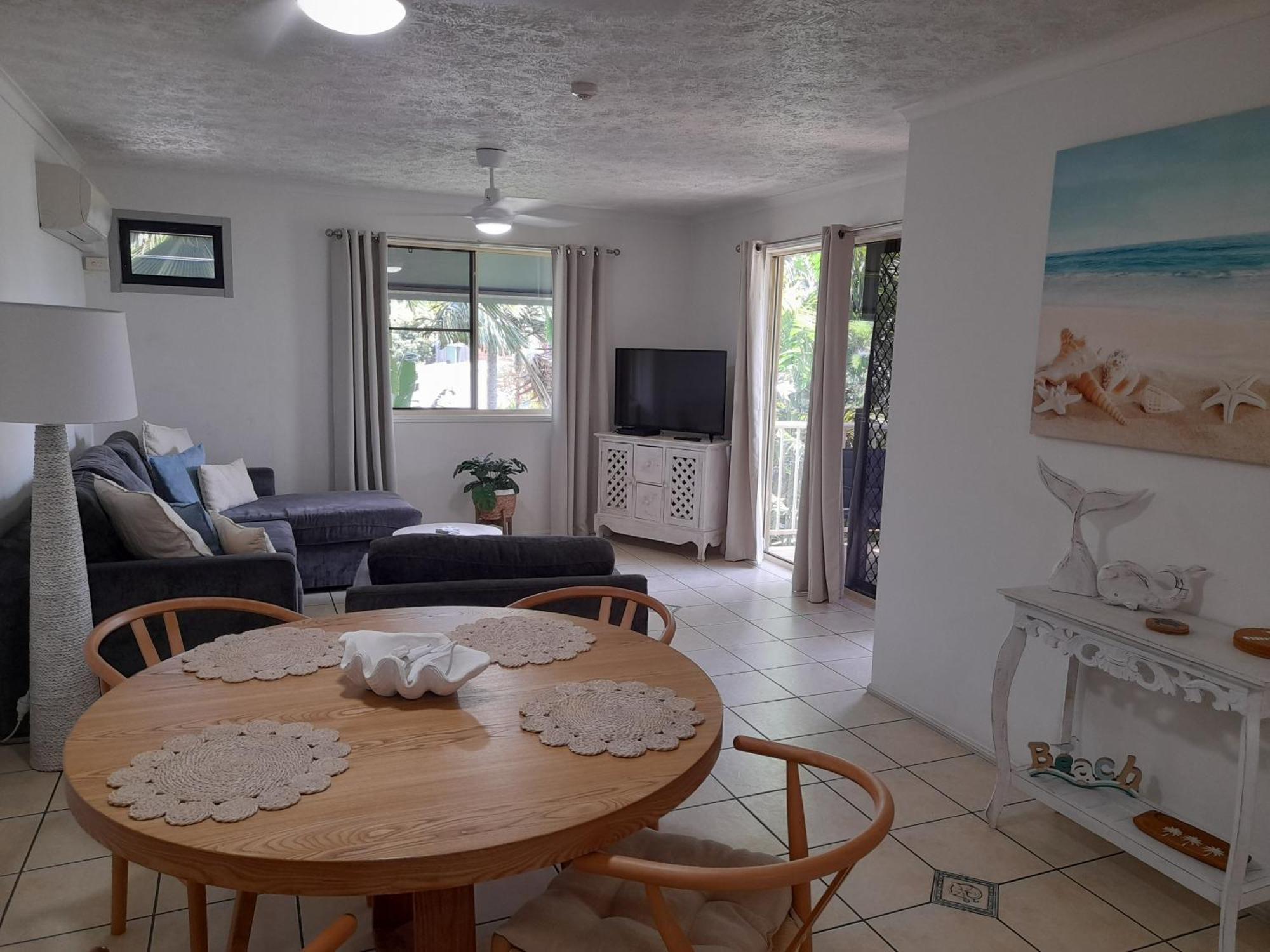 Airlie Apartments Airlie Beach Bagian luar foto
