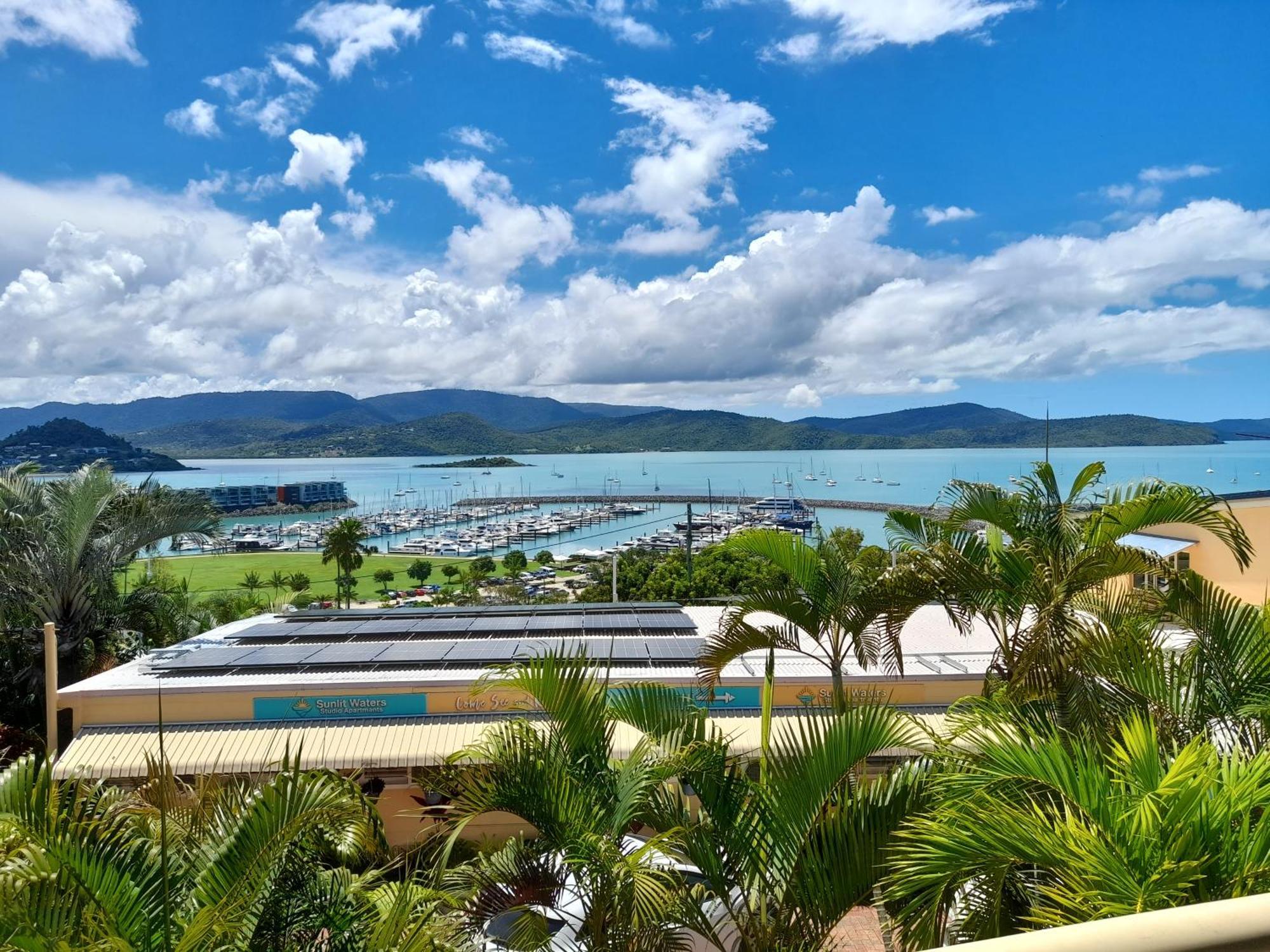 Airlie Apartments Airlie Beach Bagian luar foto