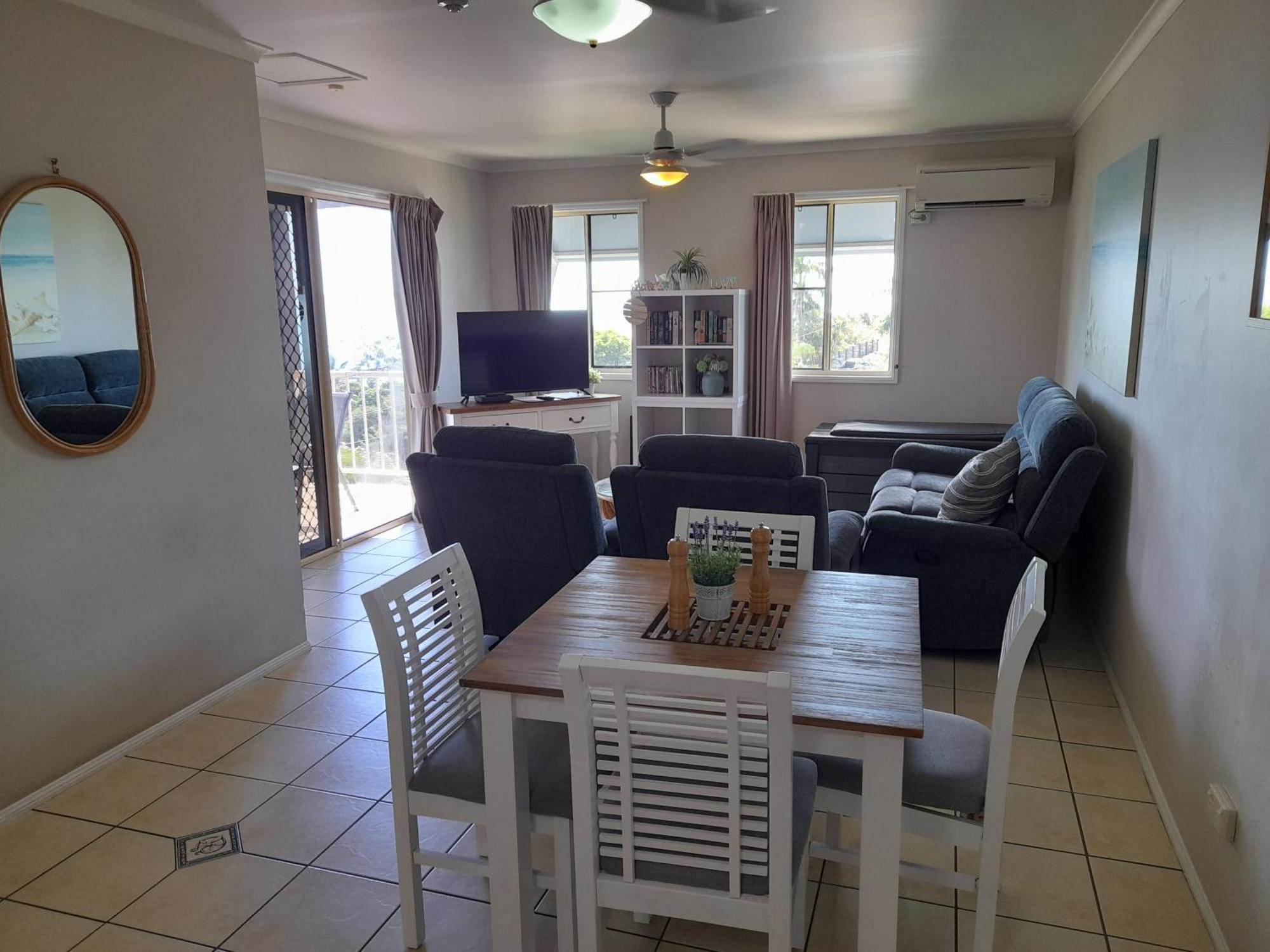 Airlie Apartments Airlie Beach Bagian luar foto